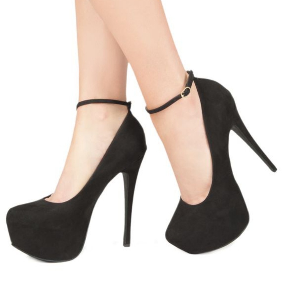 Sexy Stilettos Size 7.5